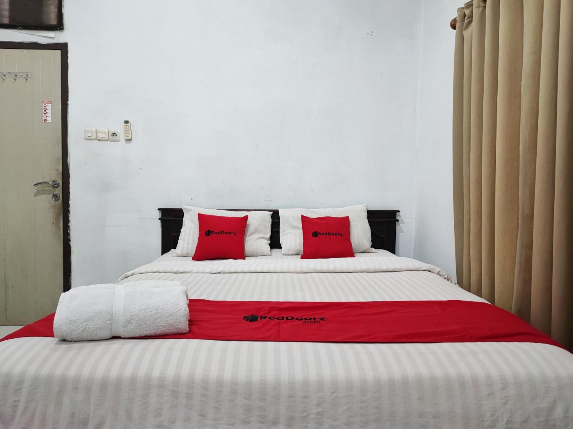 Reddoorz Syariah Near Universitas Batanghari Jambi Εξωτερικό φωτογραφία
