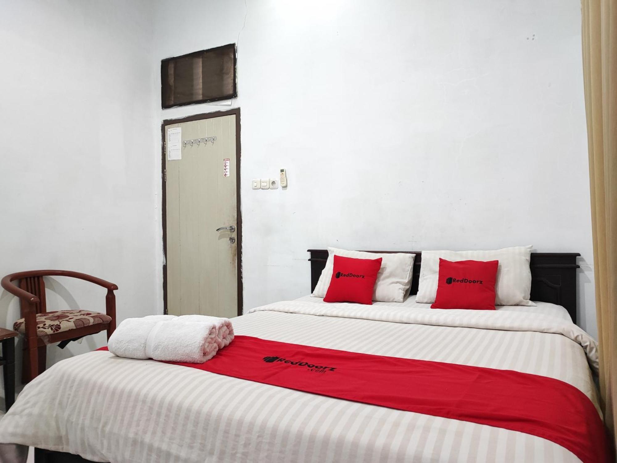 Reddoorz Syariah Near Universitas Batanghari Jambi Εξωτερικό φωτογραφία