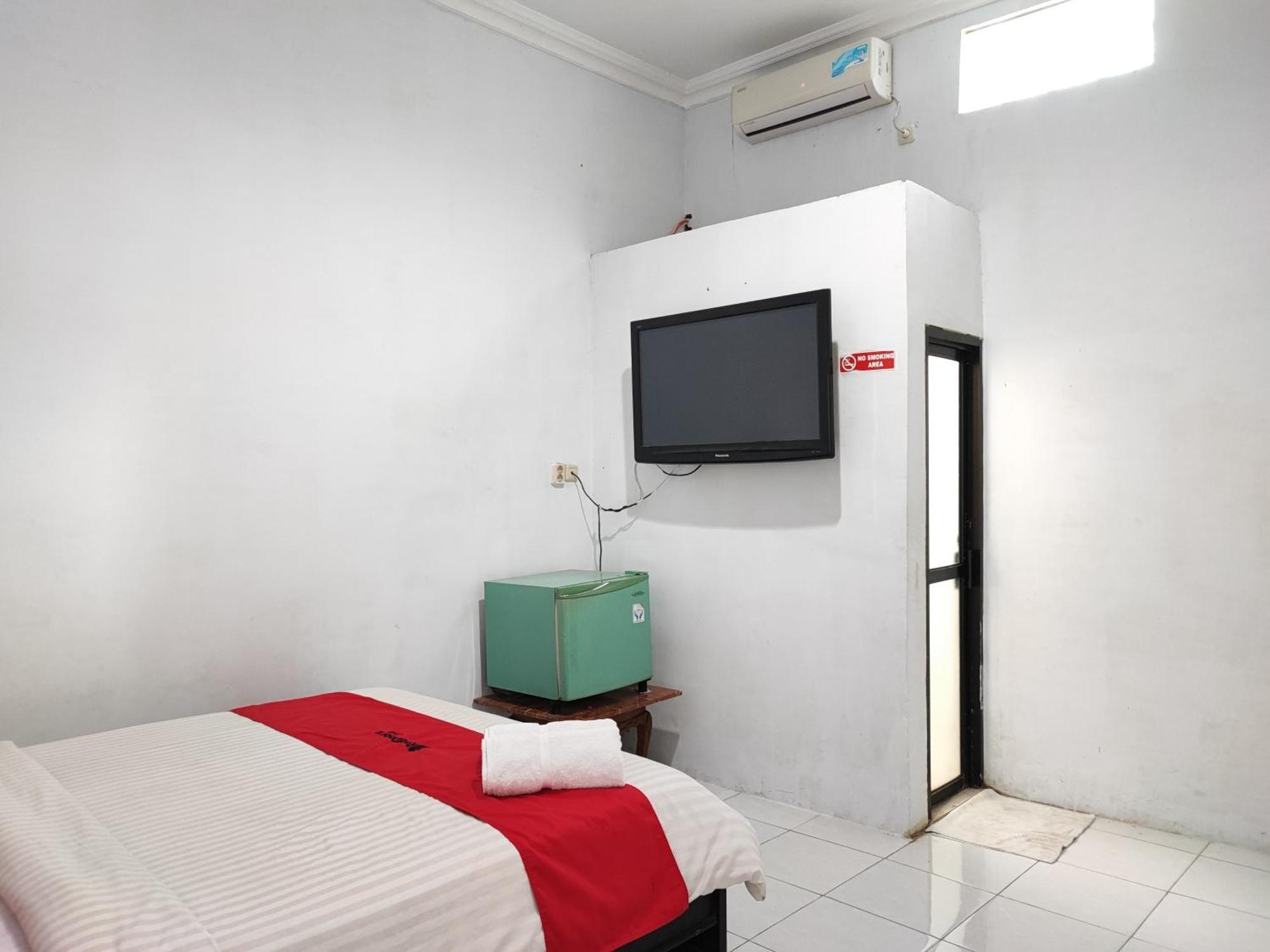 Reddoorz Syariah Near Universitas Batanghari Jambi Εξωτερικό φωτογραφία