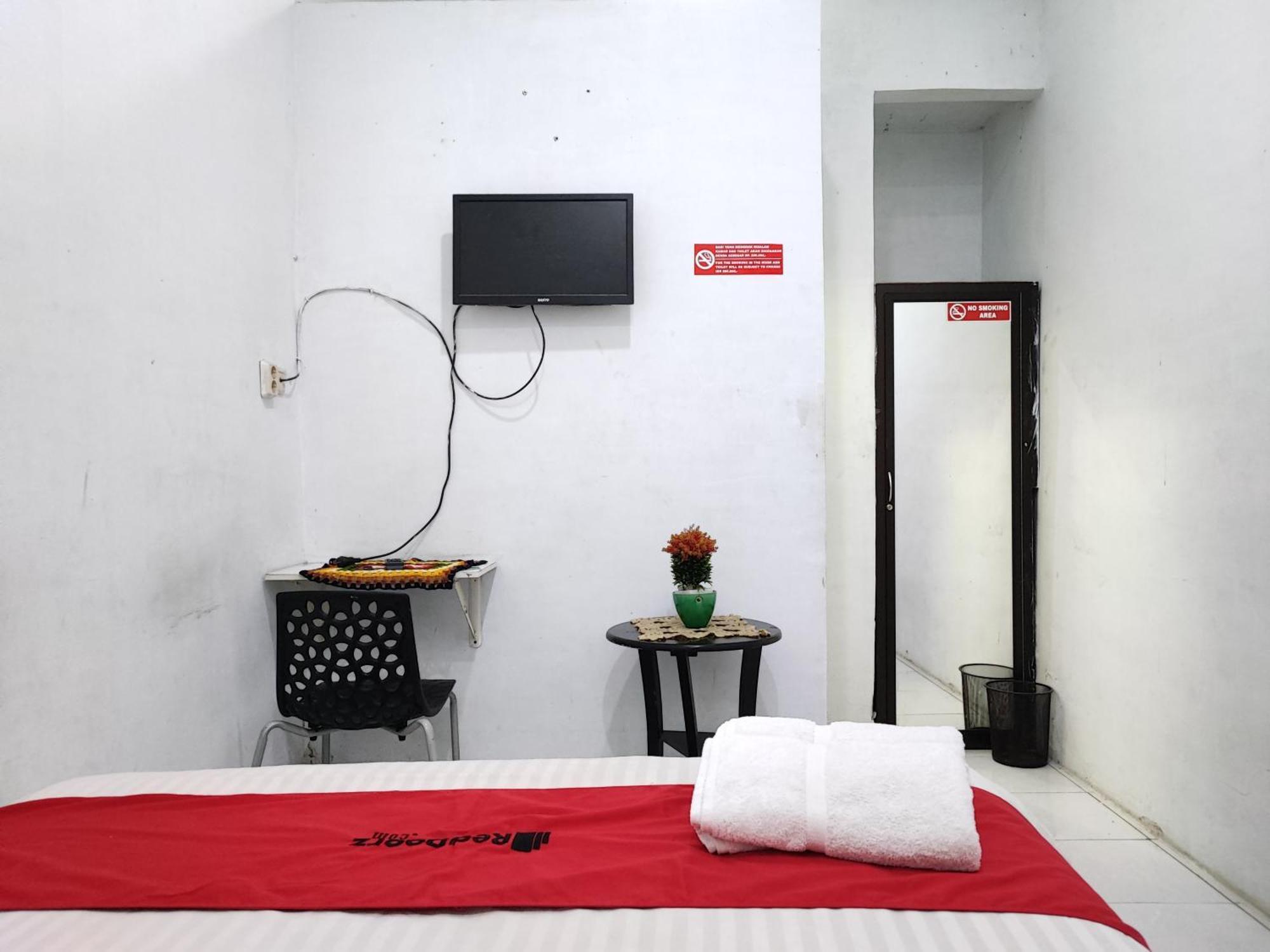 Reddoorz Syariah Near Universitas Batanghari Jambi Εξωτερικό φωτογραφία